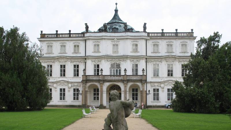 4-zamek-ploskovice